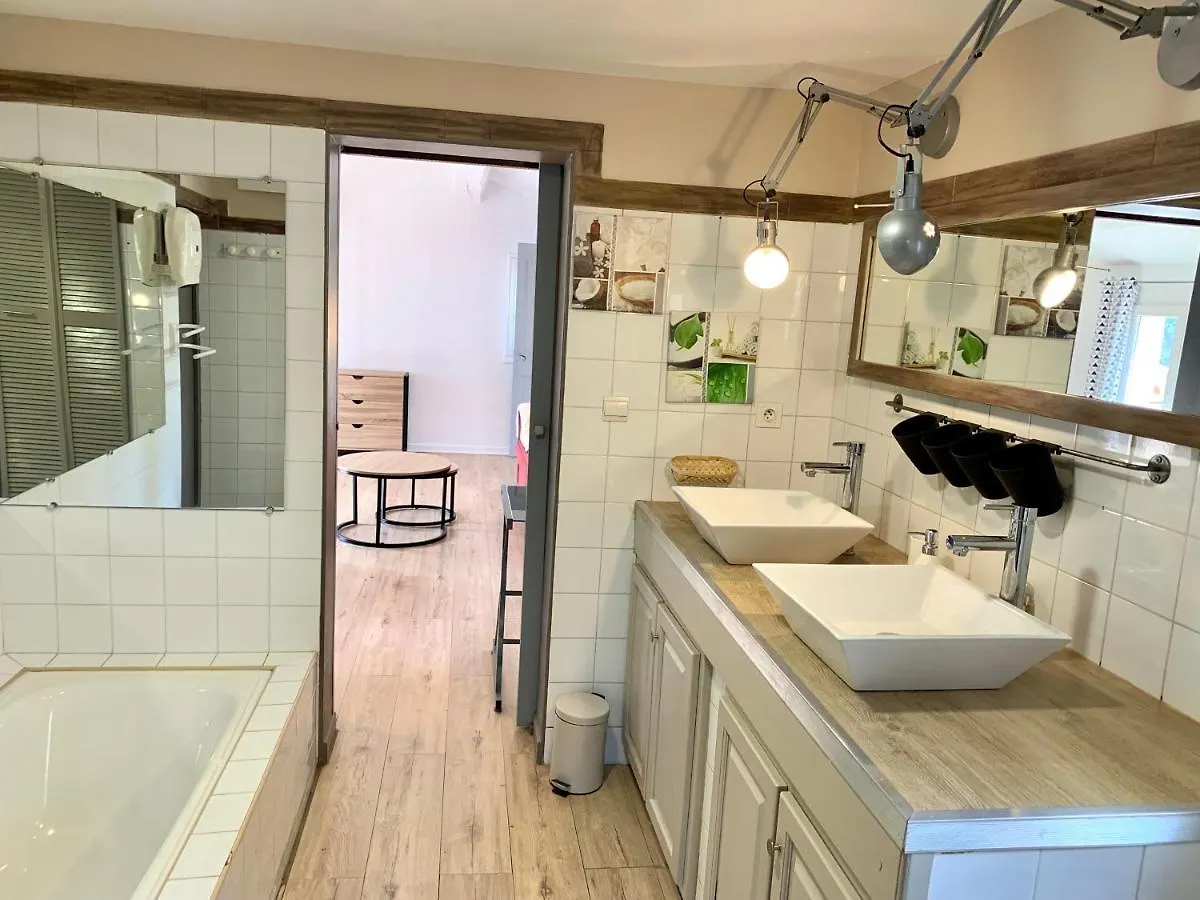 Bed & Breakfast La Salamandre En Provence Saint-Paul-en-Foret France